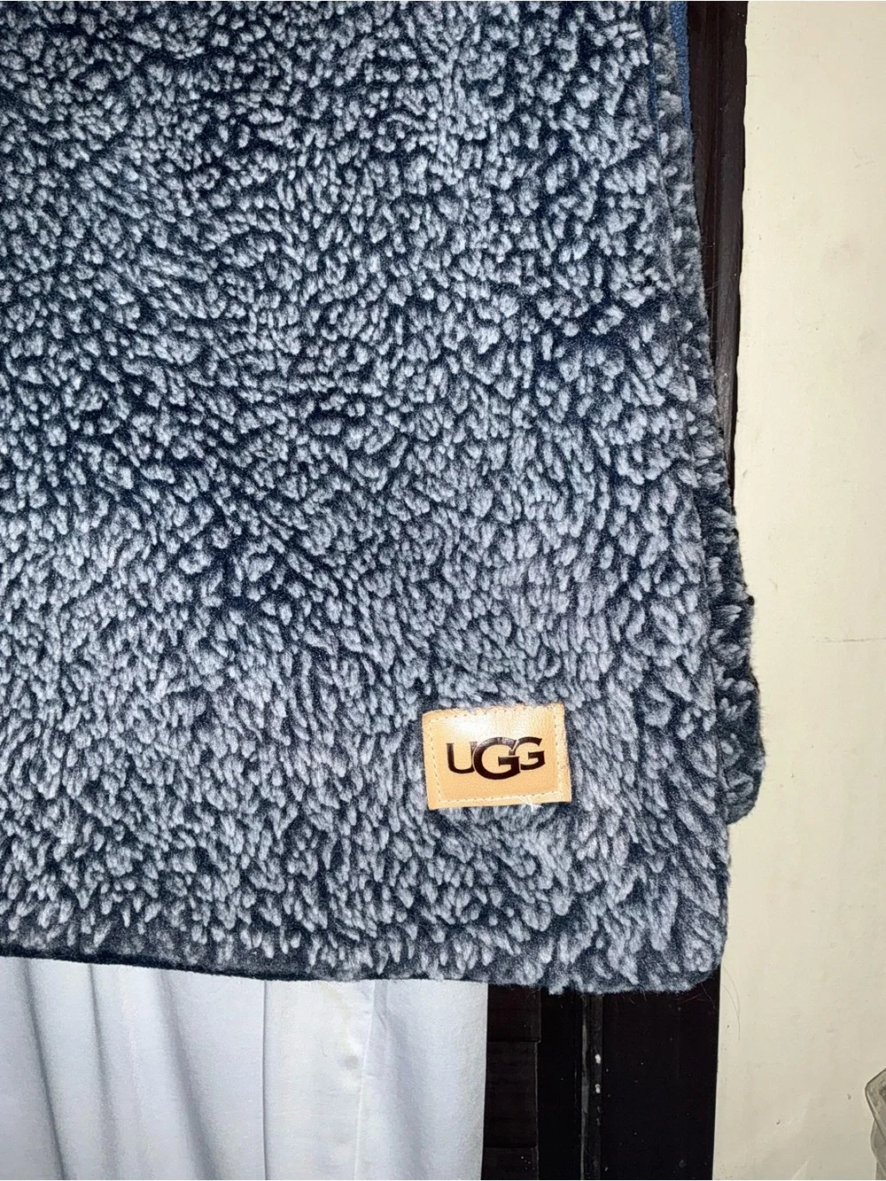 UGG Plush Sherpa Throw Blanket in Dark Blue Cozy faux fur Lounge